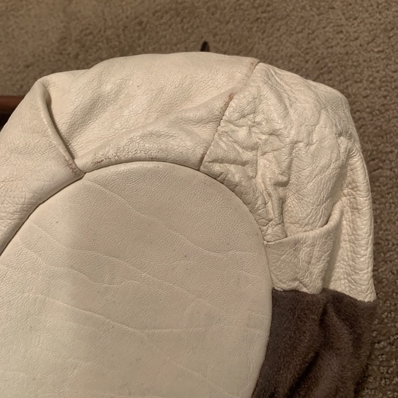 Juicy Couture suede shoulder bag in beige/brown - Picture 6 of 11